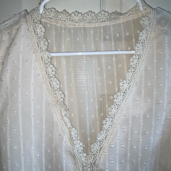 White dot lace contrast vneck blouse large - Picture 4 of 5
